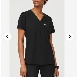 FIGS Women’s Black Catarina Top